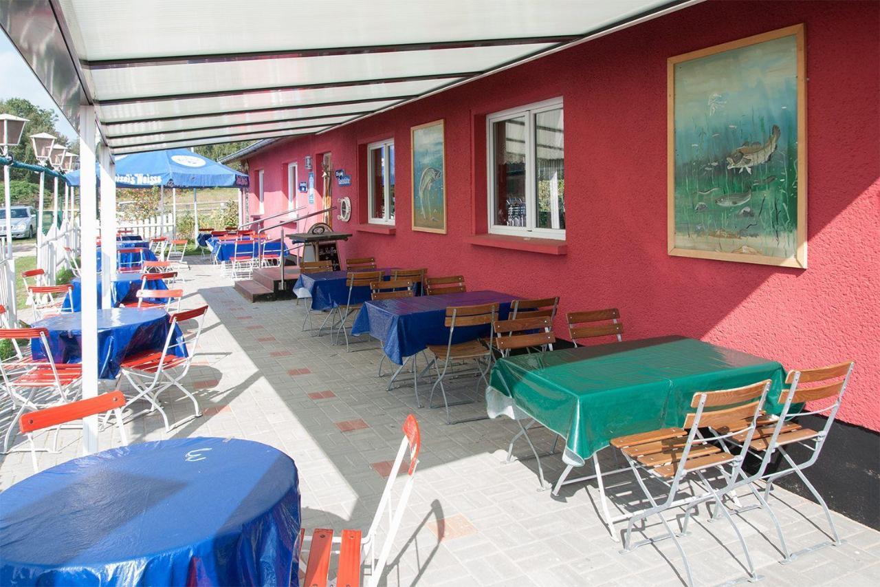 Familienzimmer Mit Gemeinschaftsbad Gross Banzelvitz ภายนอก รูปภาพ
